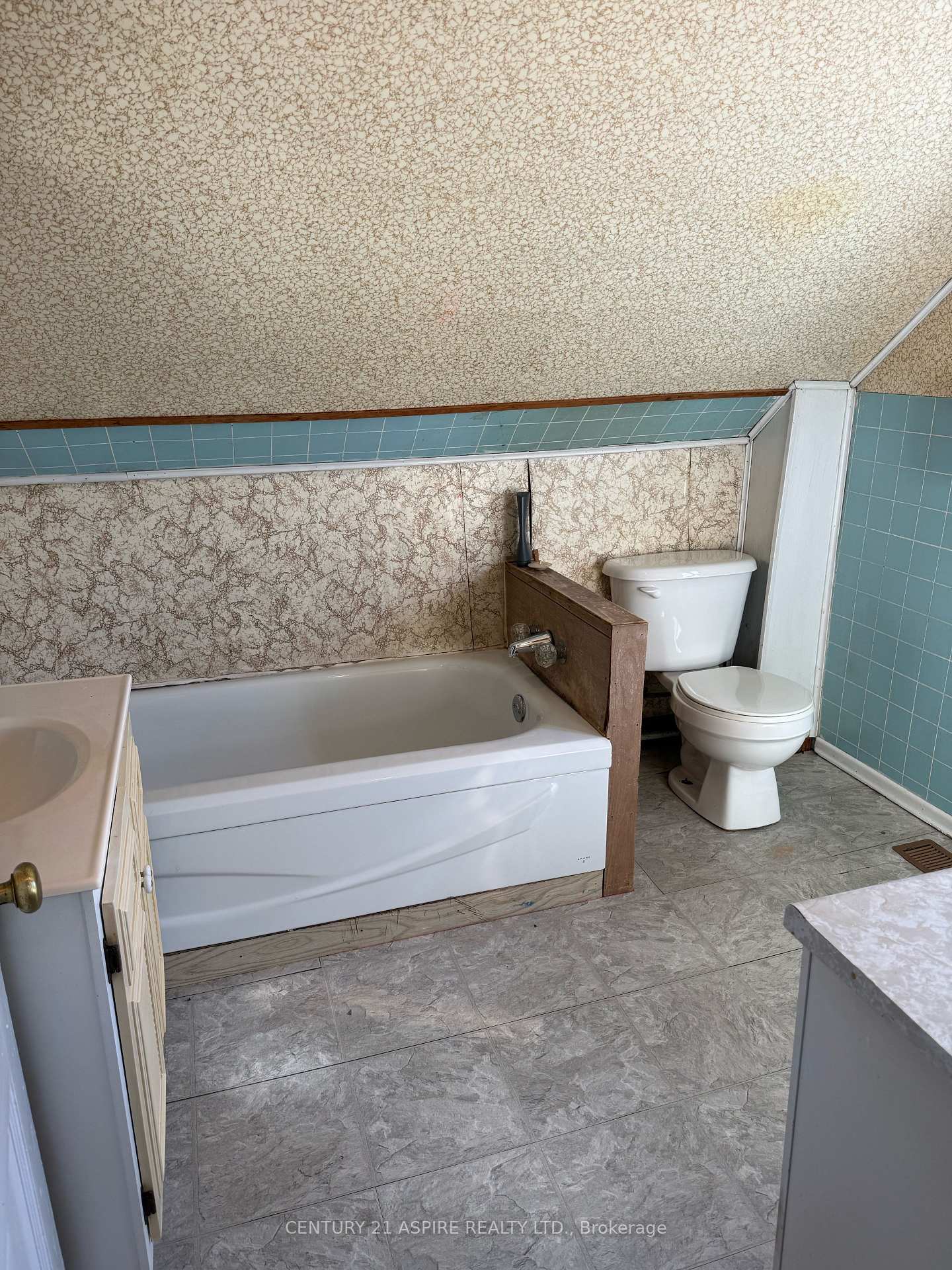 Photo 33 of 998 Bronx Street, Pembroke, Pembroke — HOMEH