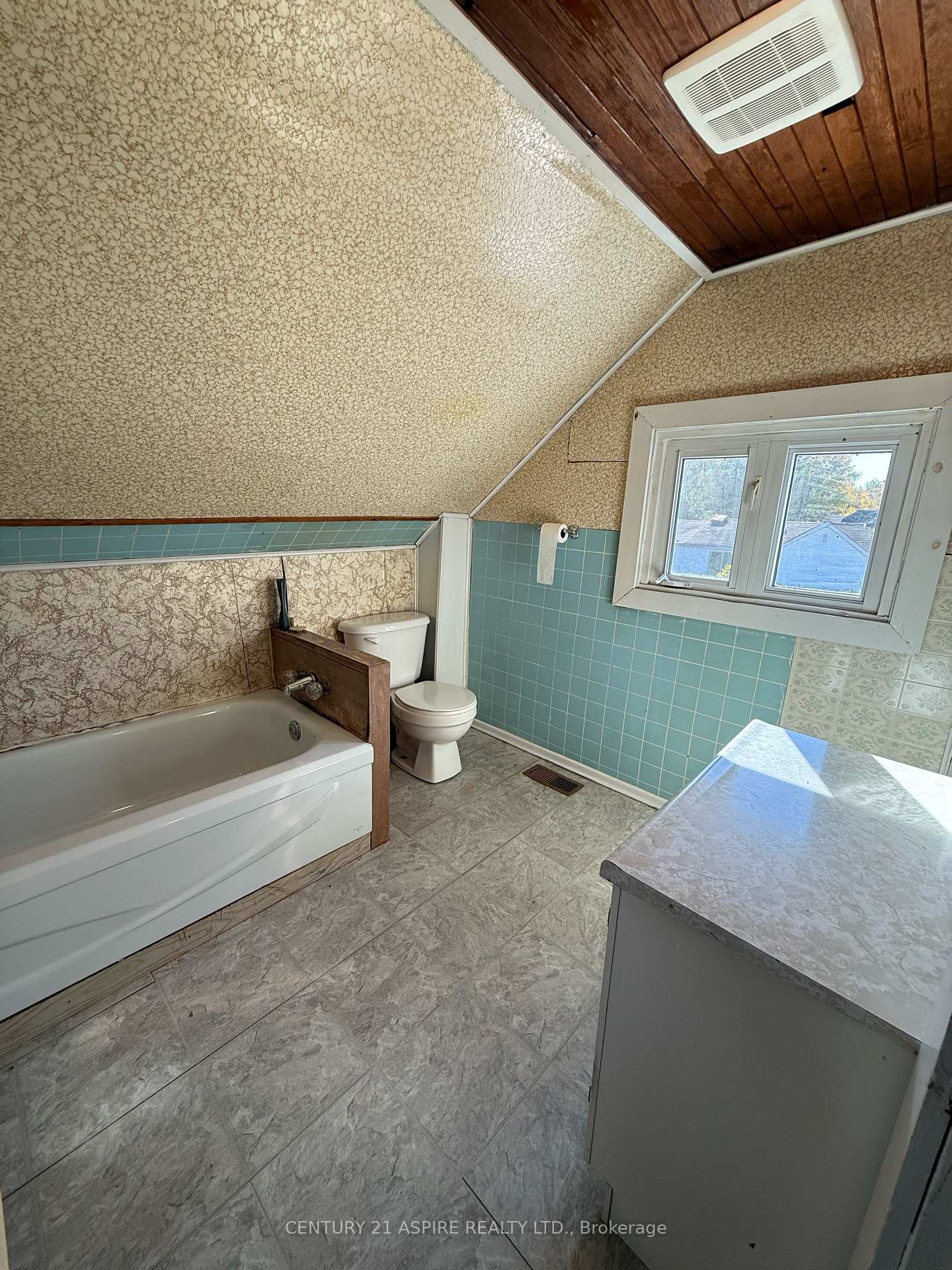 Photo 35 of 998 Bronx Street, Pembroke, Pembroke — HOMEH