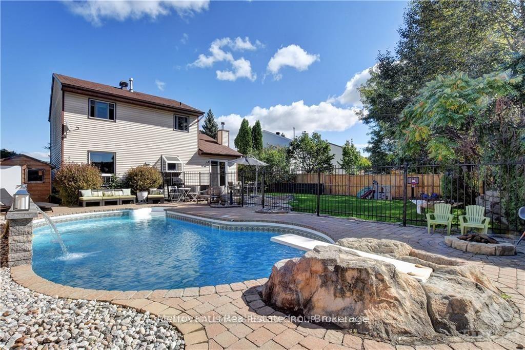 Photo 2 of 580 Chenier Way, Ottawa, Fallingbrook/Pineridge — HOMEH