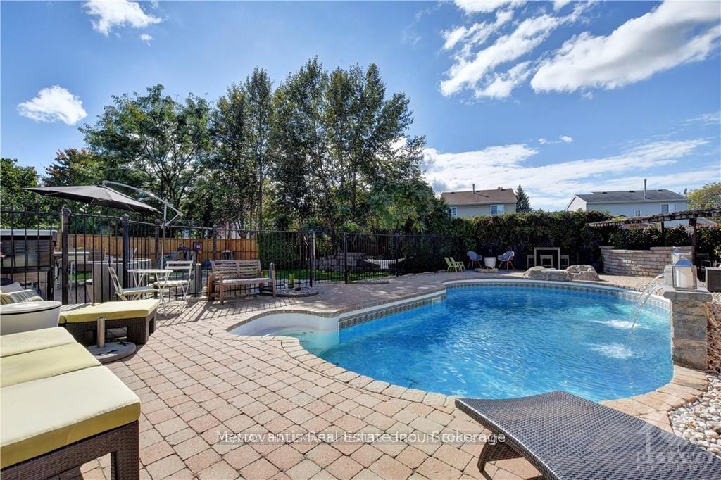 Photo 3 of 580 Chenier Way, Ottawa, Fallingbrook/Pineridge — HOMEH