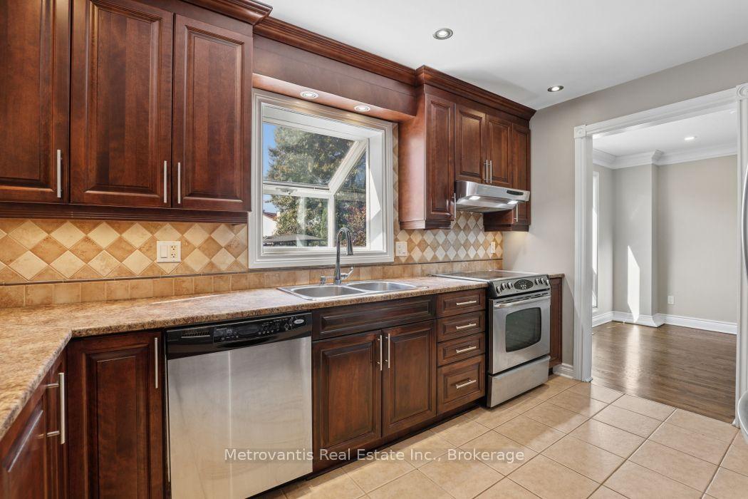 Photo 17 of 580 Chenier Way, Ottawa, Fallingbrook/Pineridge — HOMEH
