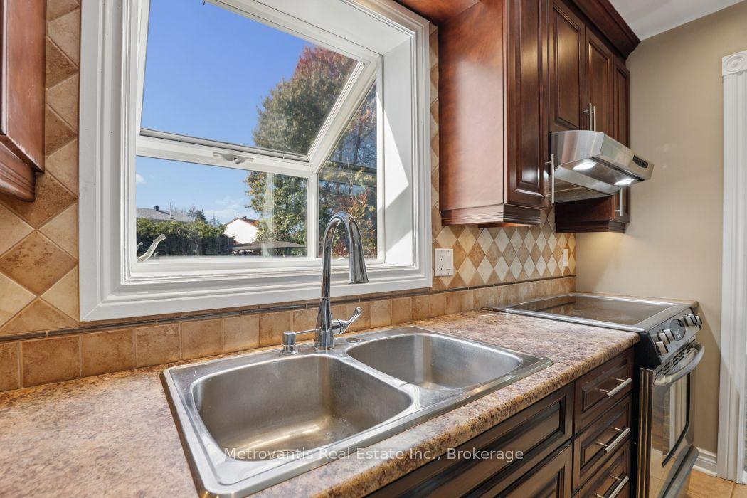 Photo 19 of 580 Chenier Way, Ottawa, Fallingbrook/Pineridge — HOMEH