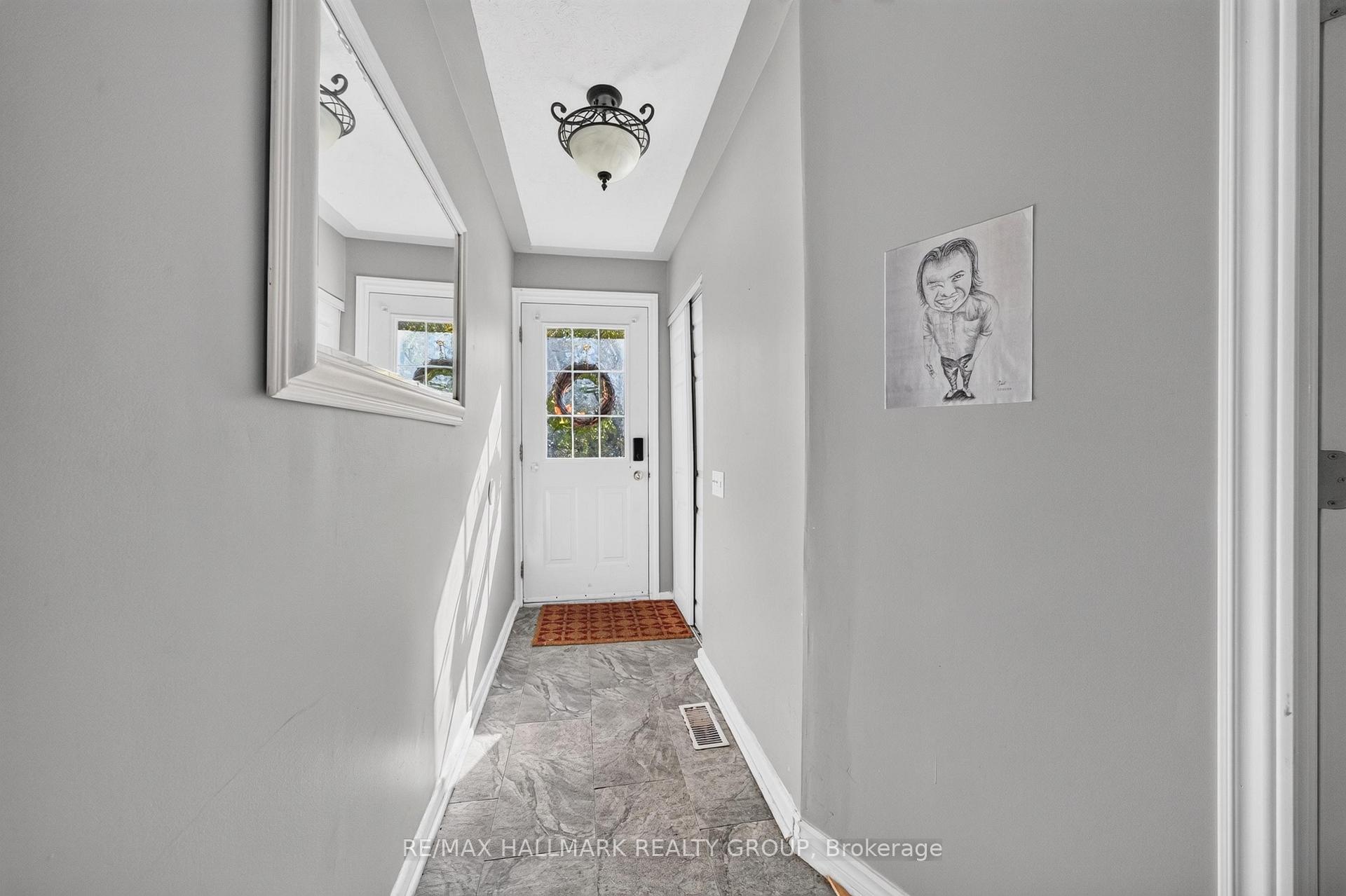 Photo 2 of 969 Eiffel Avenue, Ottawa, Carleton Square — HOMEH
