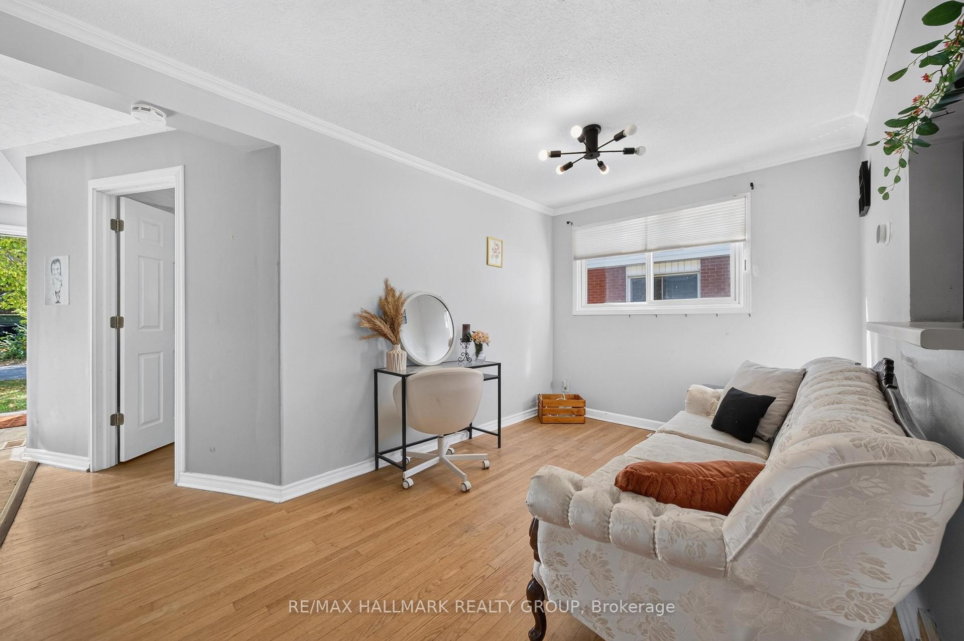 Photo 7 of 969 Eiffel Avenue, Ottawa, Carleton Square — HOMEH
