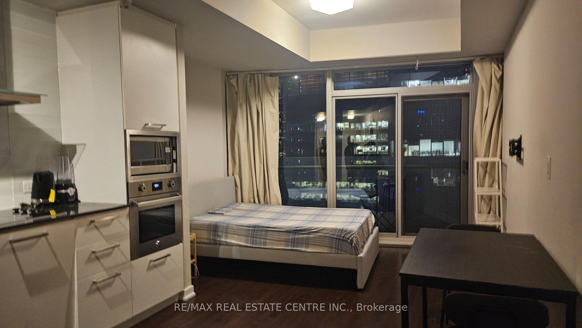 Photo 5 of Unit 3308, 12 York Street, Toronto, Waterfront Communities — HOMEH
