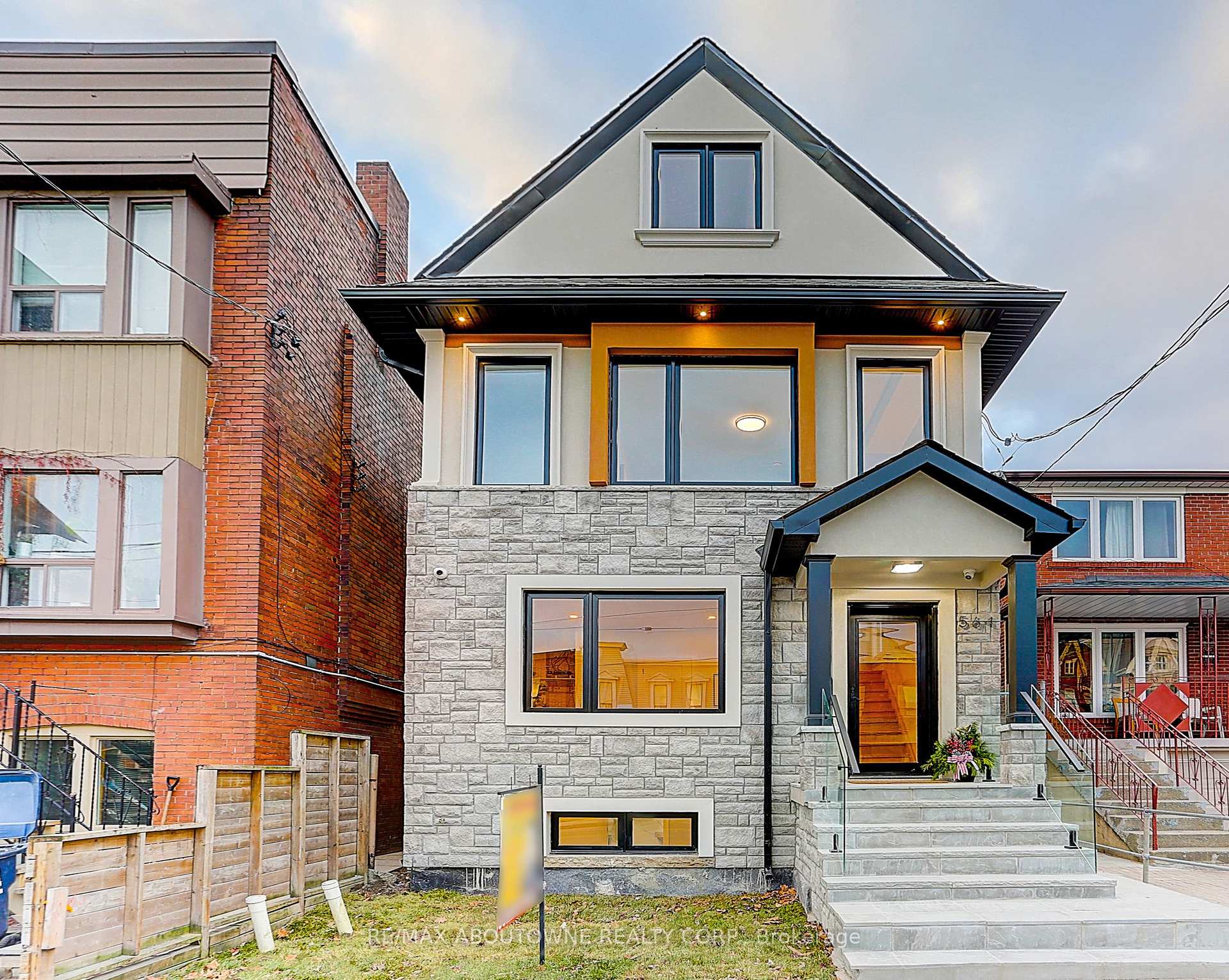 Photo 1 of 564 Dufferin Street, Toronto, Little Portugal — HOMEH