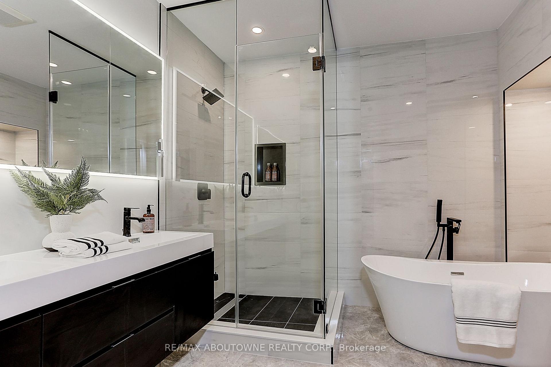 Photo 15 of 564 Dufferin Street, Toronto, Little Portugal — HOMEH