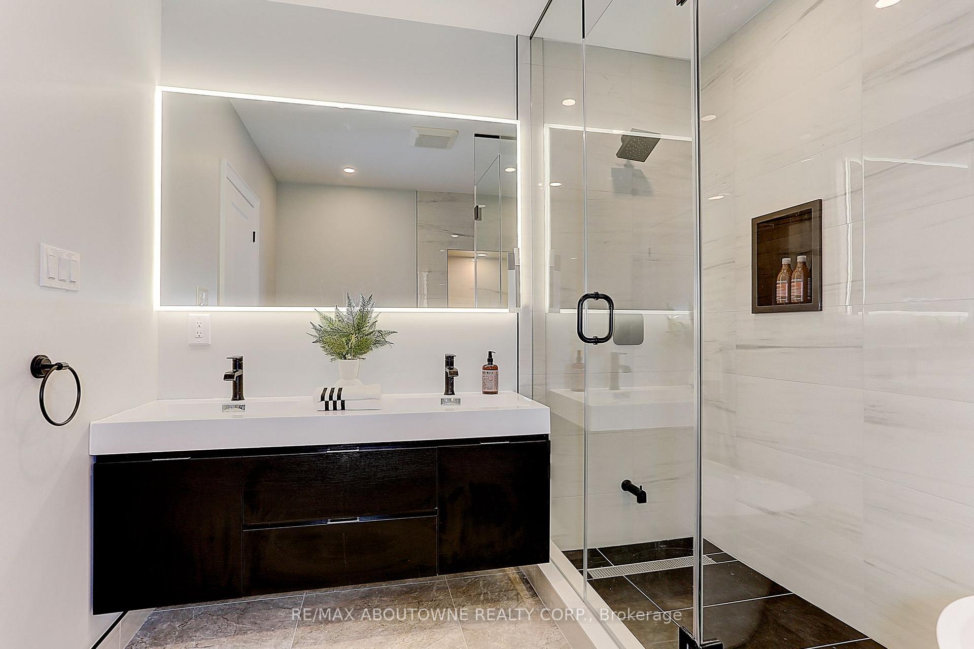 Photo 16 of 564 Dufferin Street, Toronto, Little Portugal — HOMEH