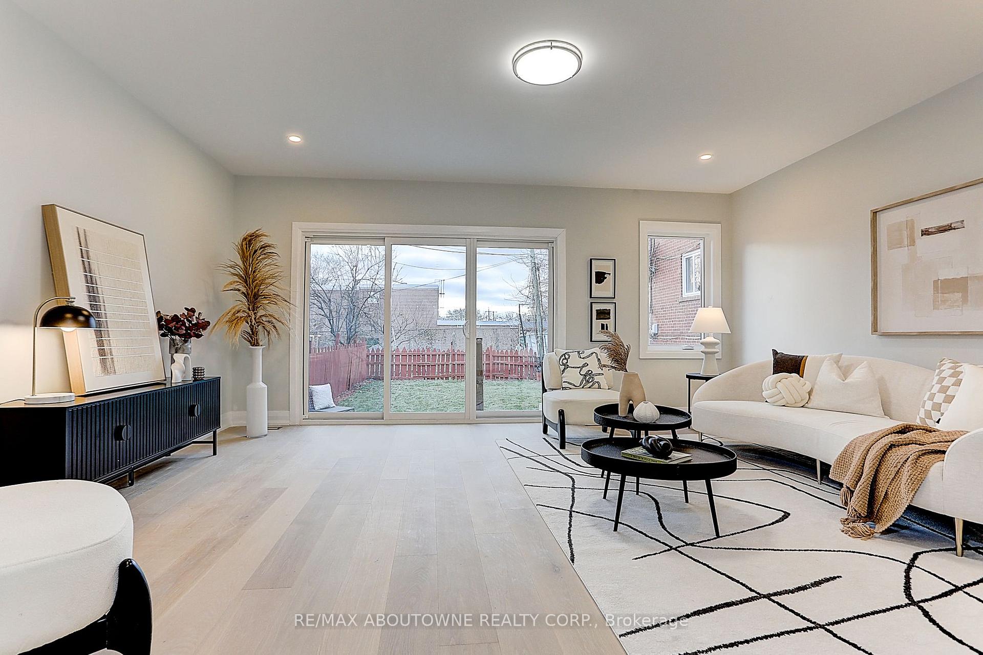 Photo 17 of 564 Dufferin Street, Toronto, Little Portugal — HOMEH