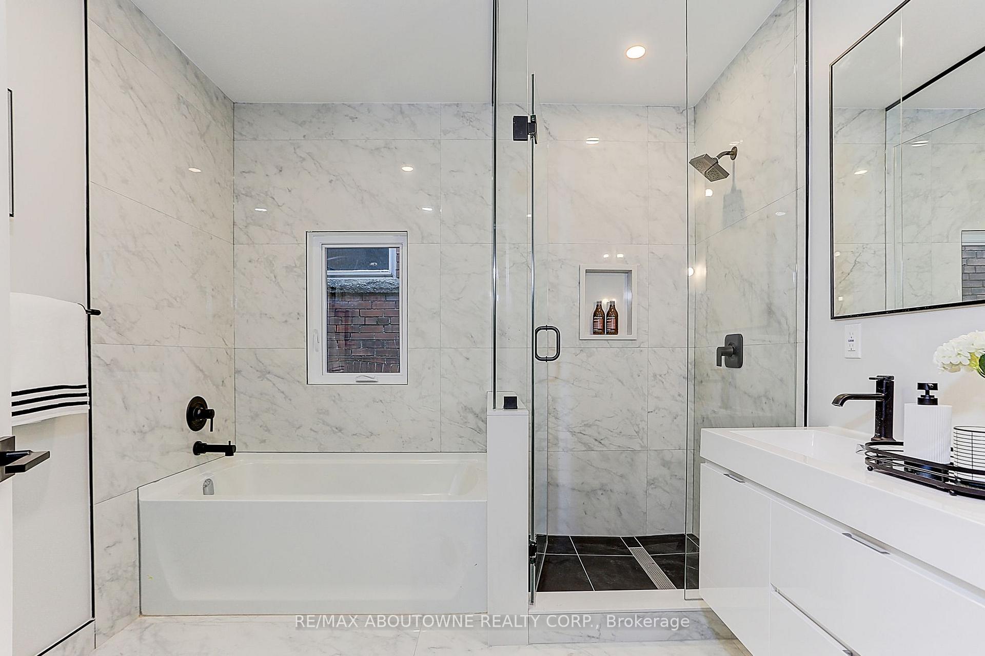 Photo 30 of 564 Dufferin Street, Toronto, Little Portugal — HOMEH