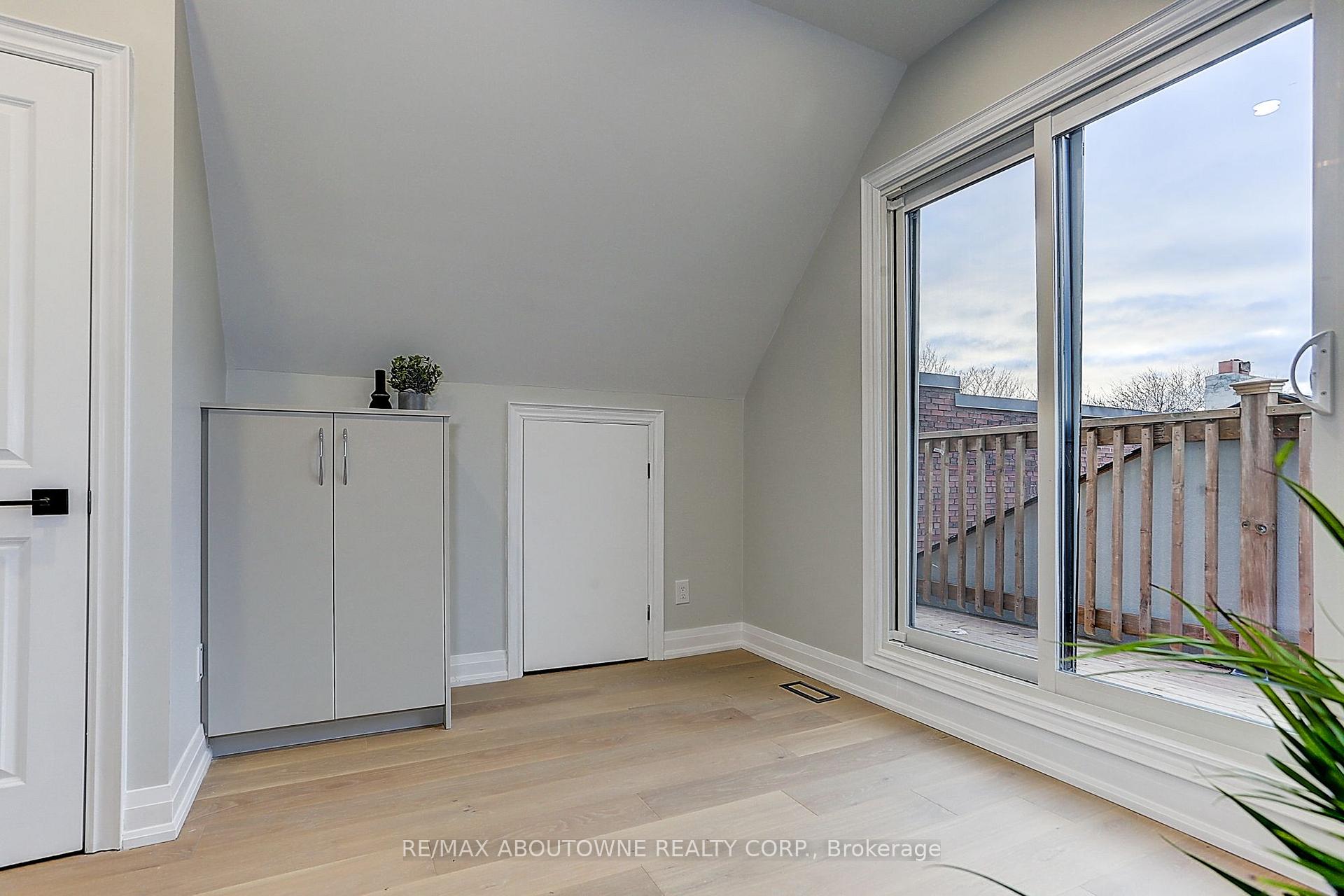 Photo 38 of 564 Dufferin Street, Toronto, Little Portugal — HOMEH