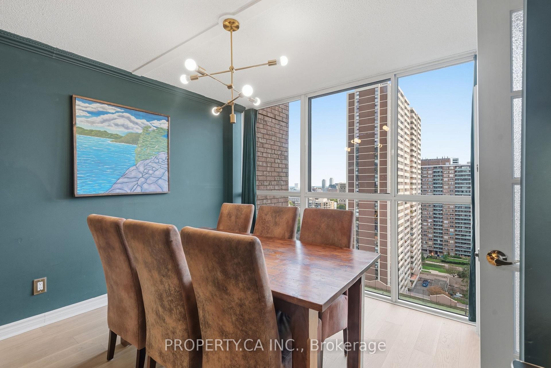 Photo 4 of Unit 1811, 15 Maitland Place, Toronto, Cabbagetown-South St. James Town — HOMEH