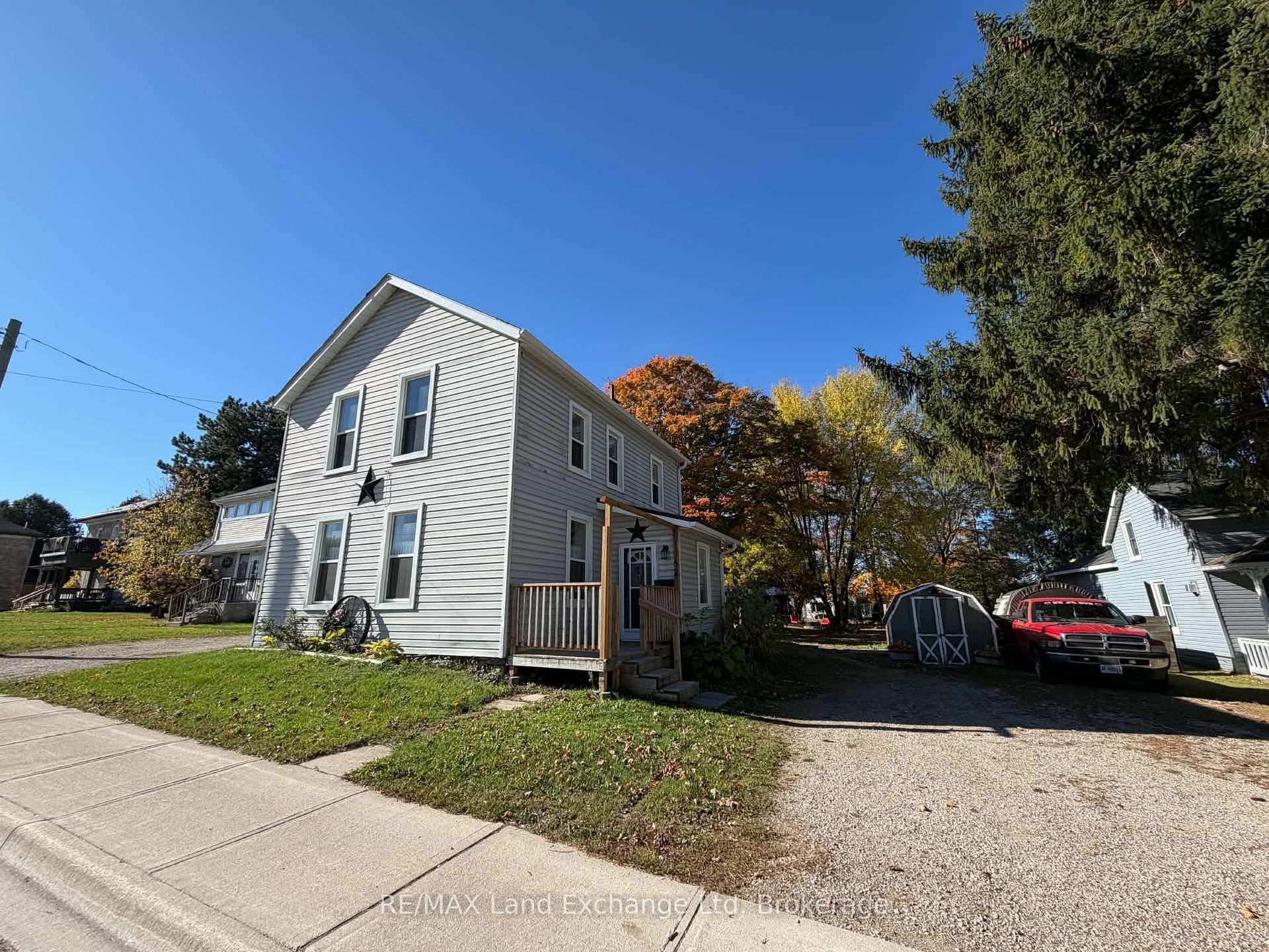Photo of 52 Clinton Street S