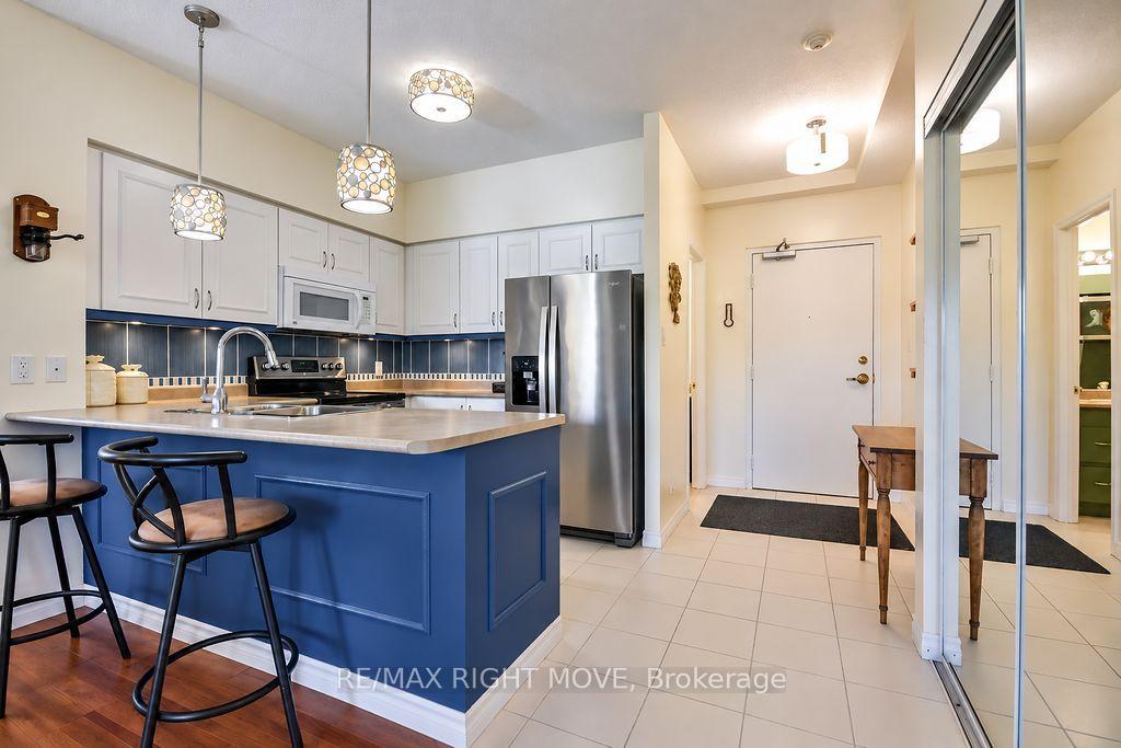 Photo 5 of Unit Unit 302, 9 Westmount Drive S, Orillia — HOMEH