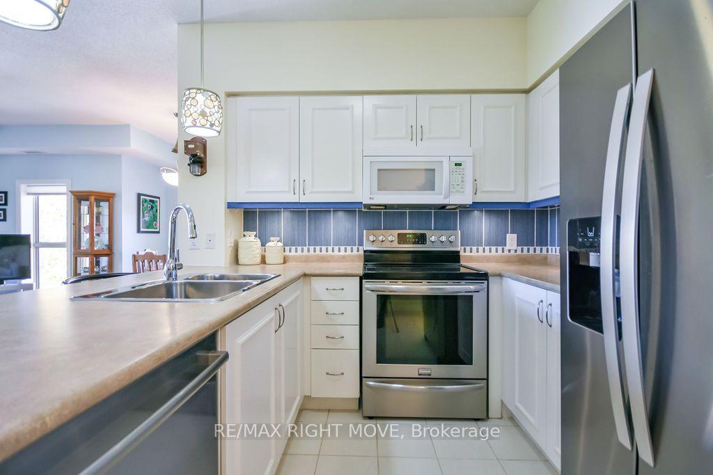 Photo 7 of Unit Unit 302, 9 Westmount Drive S, Orillia — HOMEH