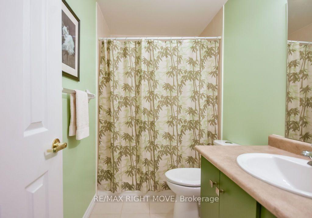 Photo 8 of Unit Unit 302, 9 Westmount Drive S, Orillia — HOMEH