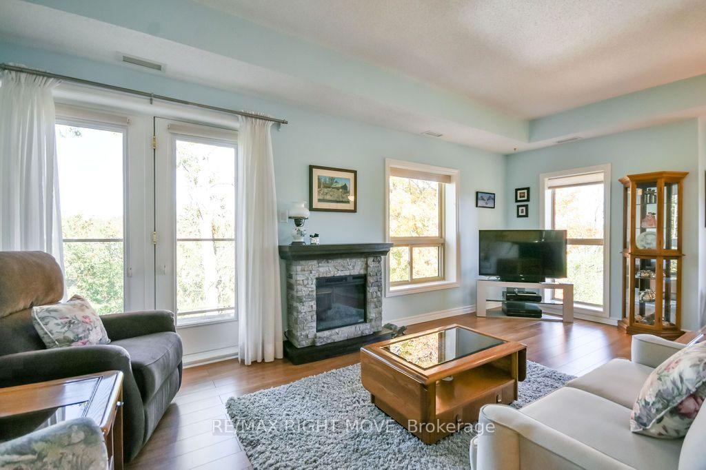 Photo 10 of Unit Unit 302, 9 Westmount Drive S, Orillia — HOMEH