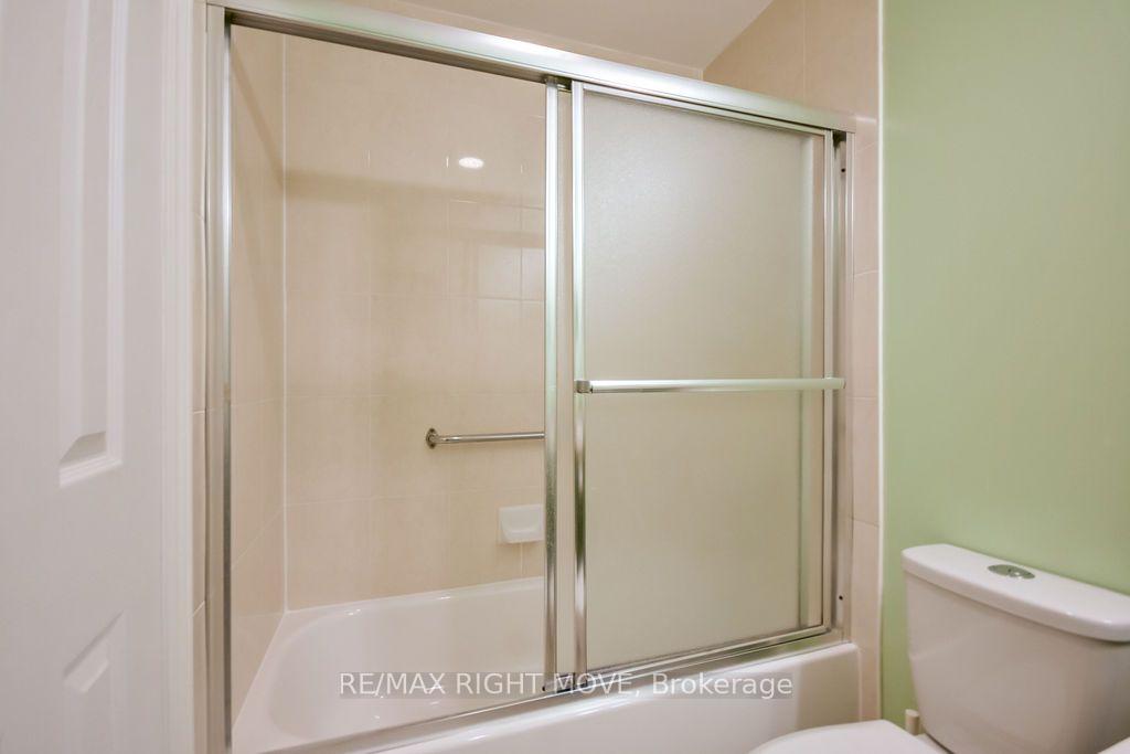 Photo 25 of Unit Unit 302, 9 Westmount Drive S, Orillia — HOMEH
