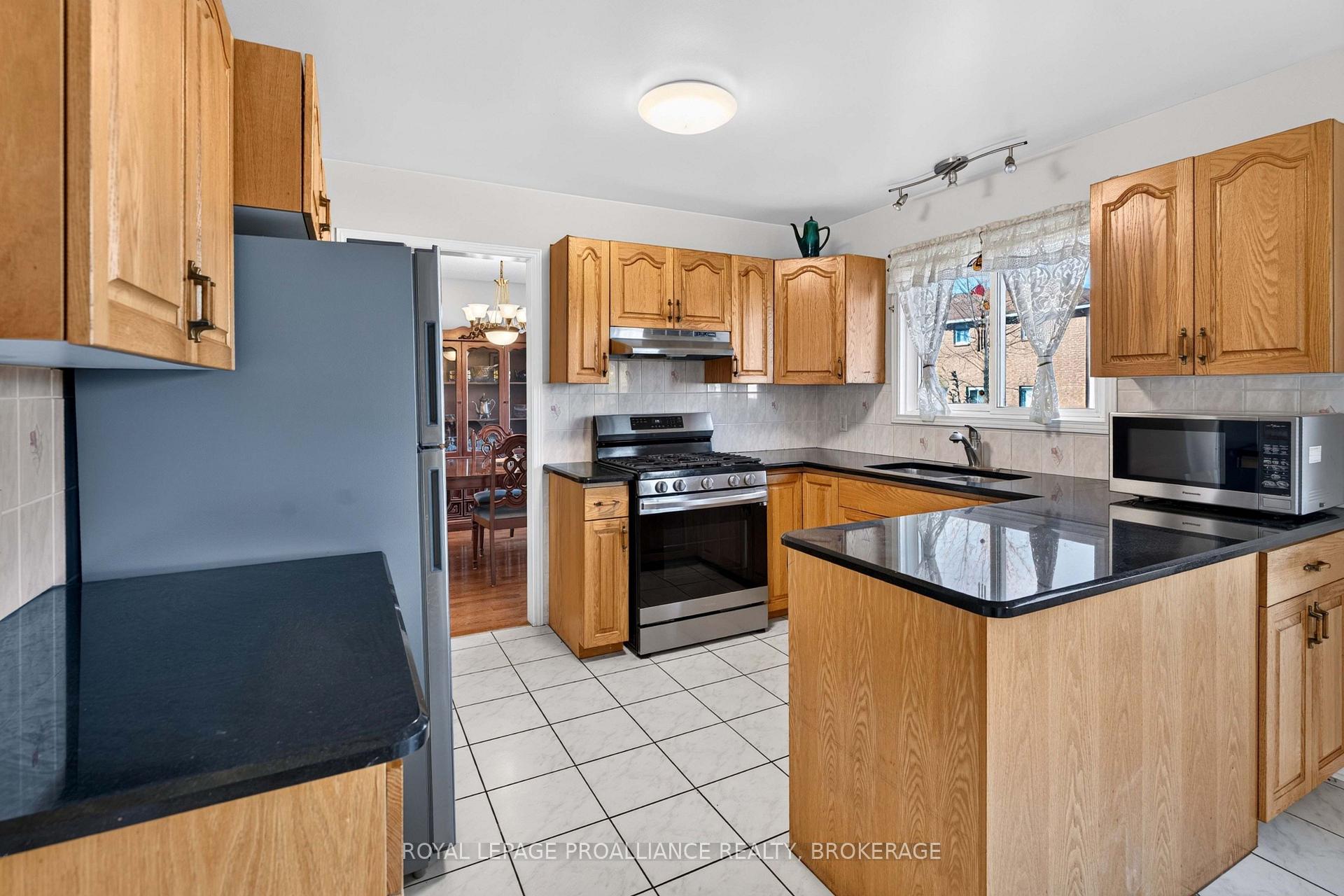 Photo 13 of 323 Sunrise Crescent, Kingston, East Gardiners Rd — HOMEH