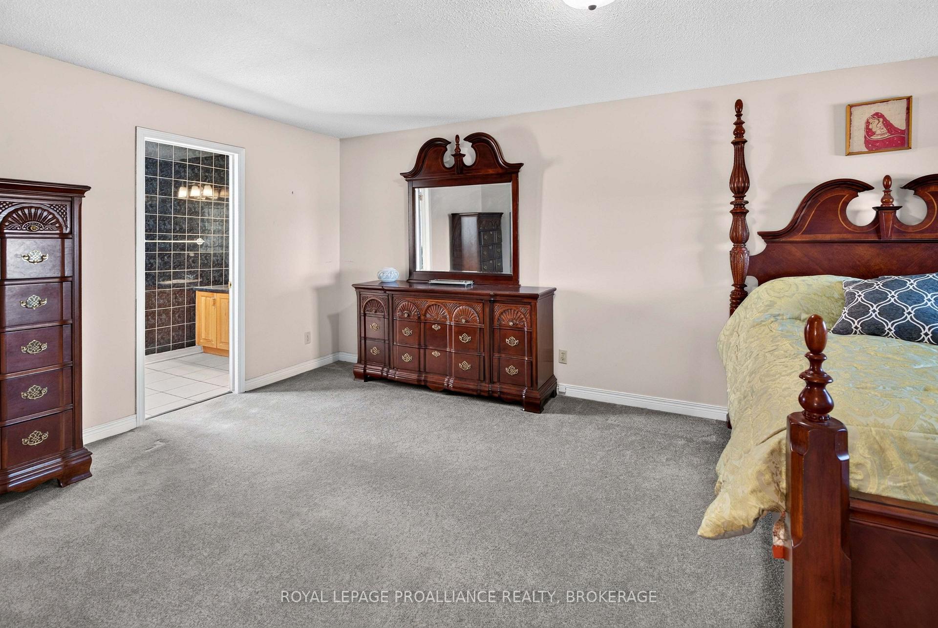 Photo 35 of 323 Sunrise Crescent, Kingston, East Gardiners Rd — HOMEH