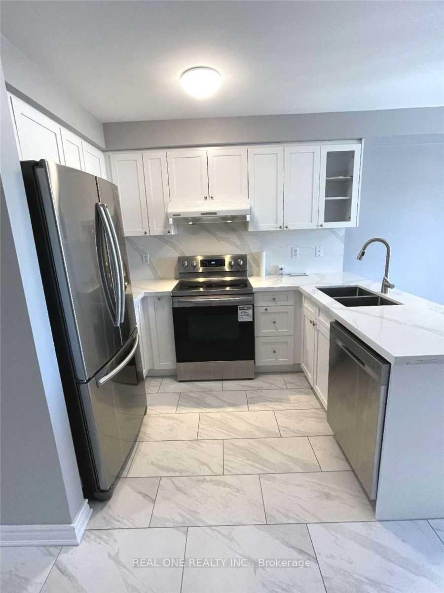 Photo 4 of 80 Baywell Crescent, Aurora, Bayview Wellington — HOMEH