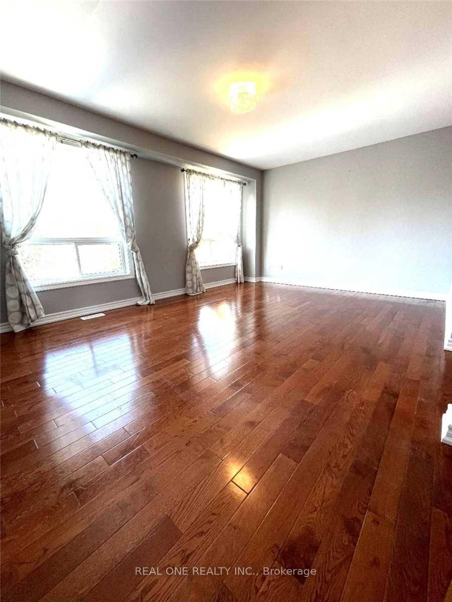 Photo 5 of 80 Baywell Crescent, Aurora, Bayview Wellington — HOMEH
