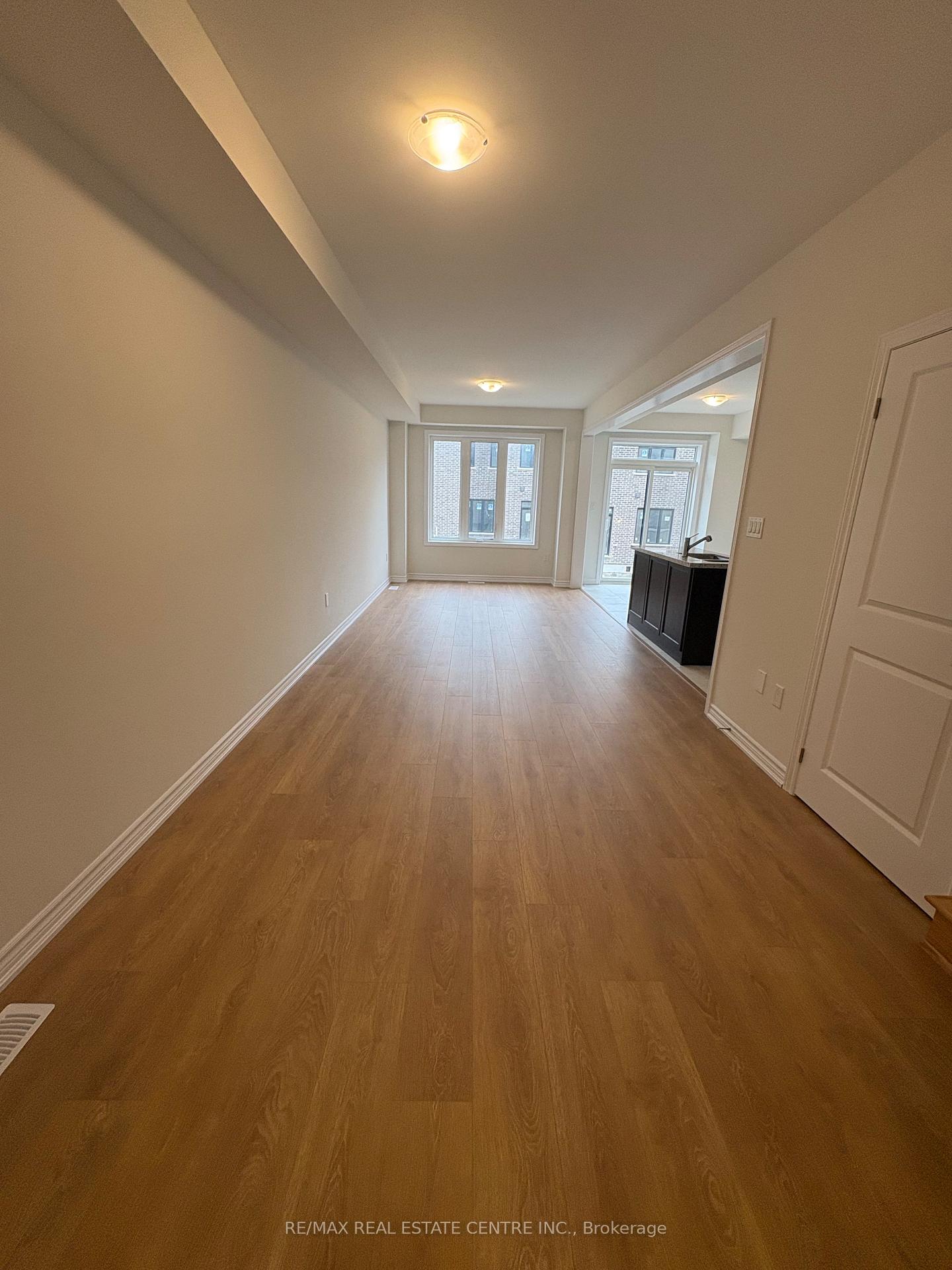 Photo 4 of 1911 Upper Thames Drive, Woodstock, Woodstock - North — HOMEH