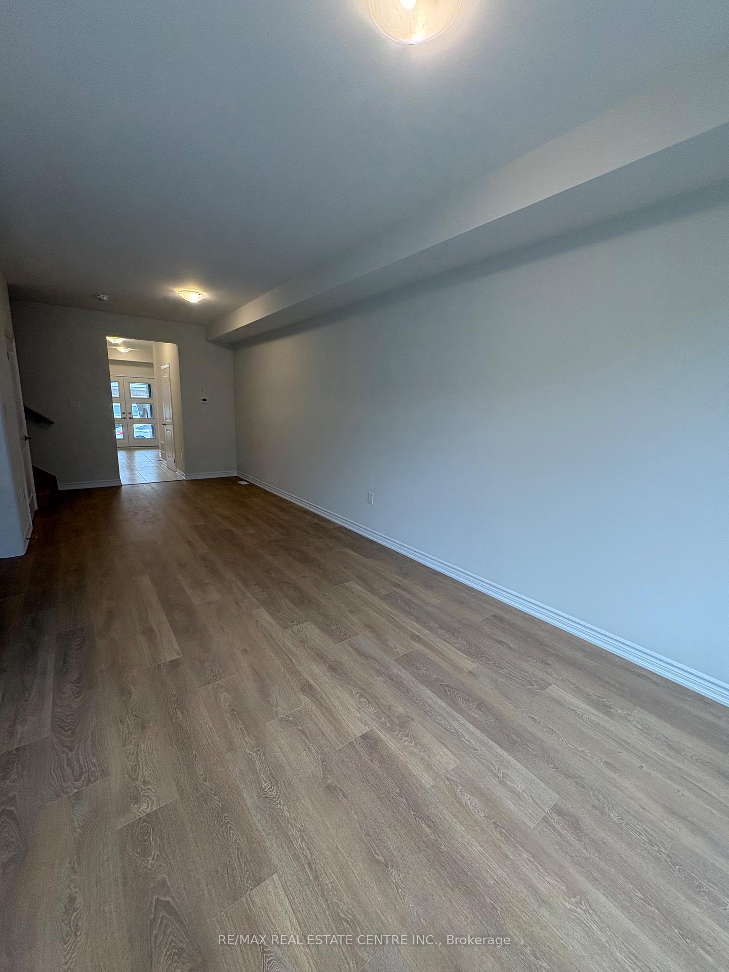 Photo 8 of 1911 Upper Thames Drive, Woodstock, Woodstock - North — HOMEH