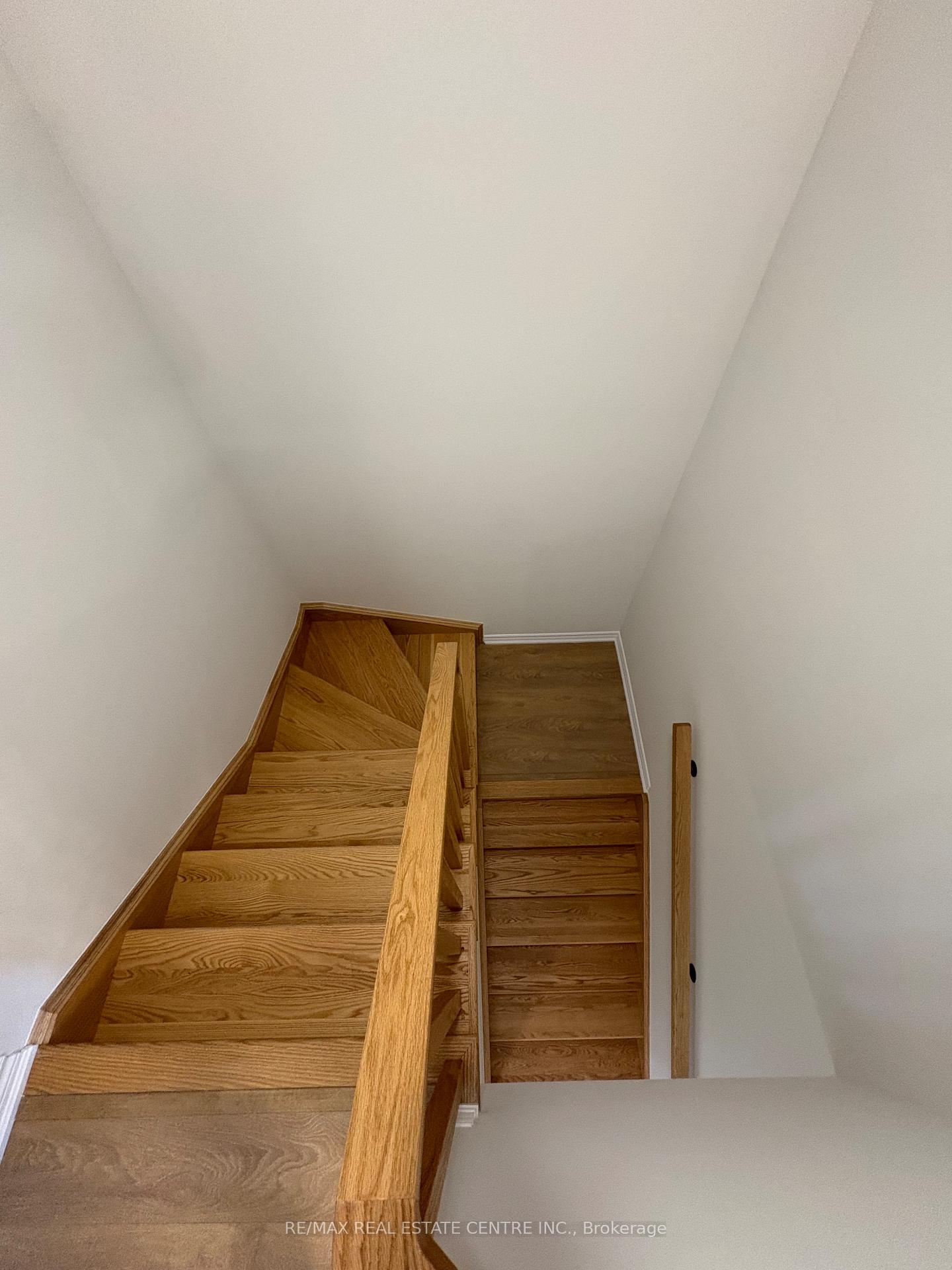 Photo 11 of 1911 Upper Thames Drive, Woodstock, Woodstock - North — HOMEH