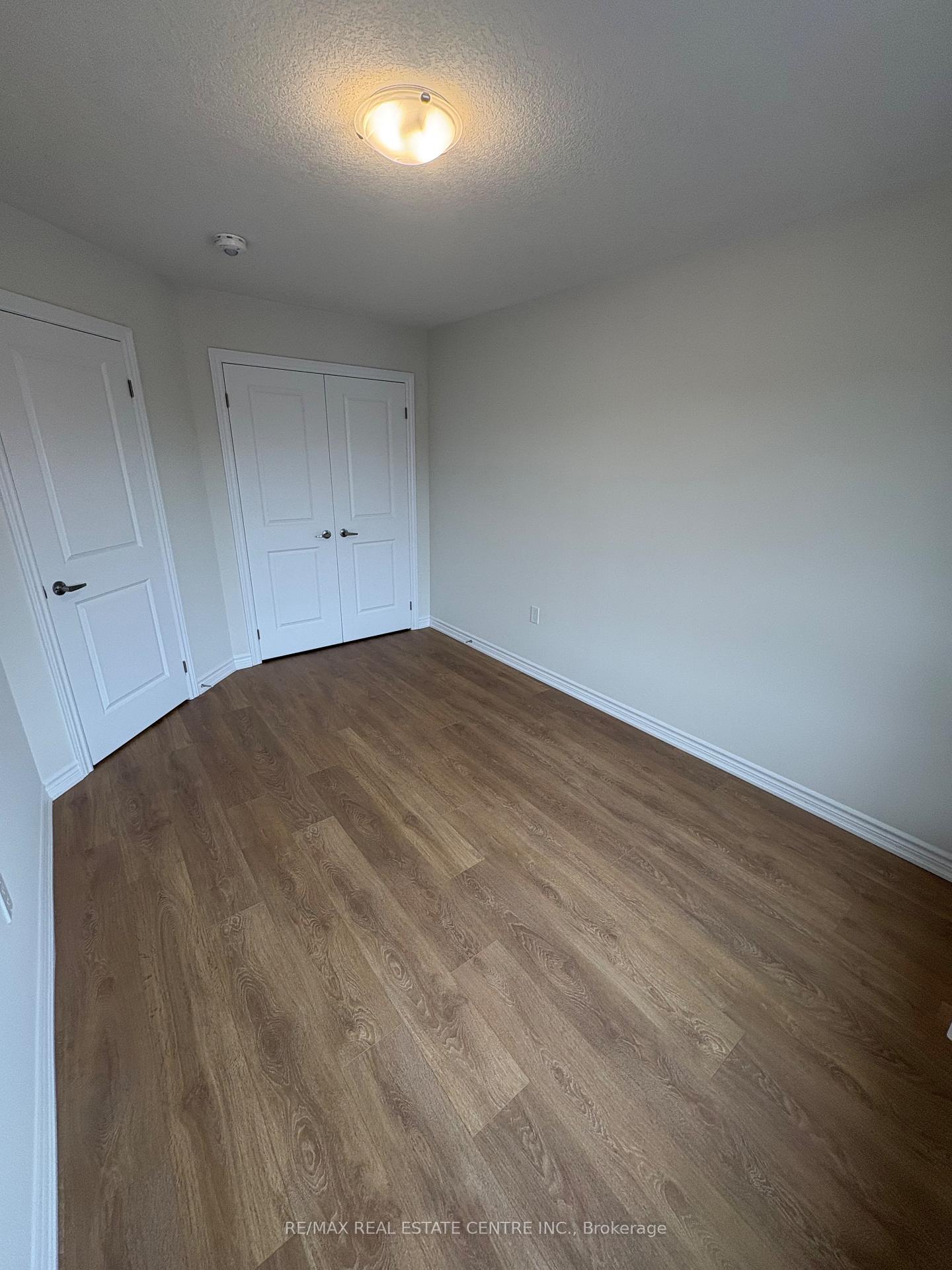 Photo 14 of 1911 Upper Thames Drive, Woodstock, Woodstock - North — HOMEH