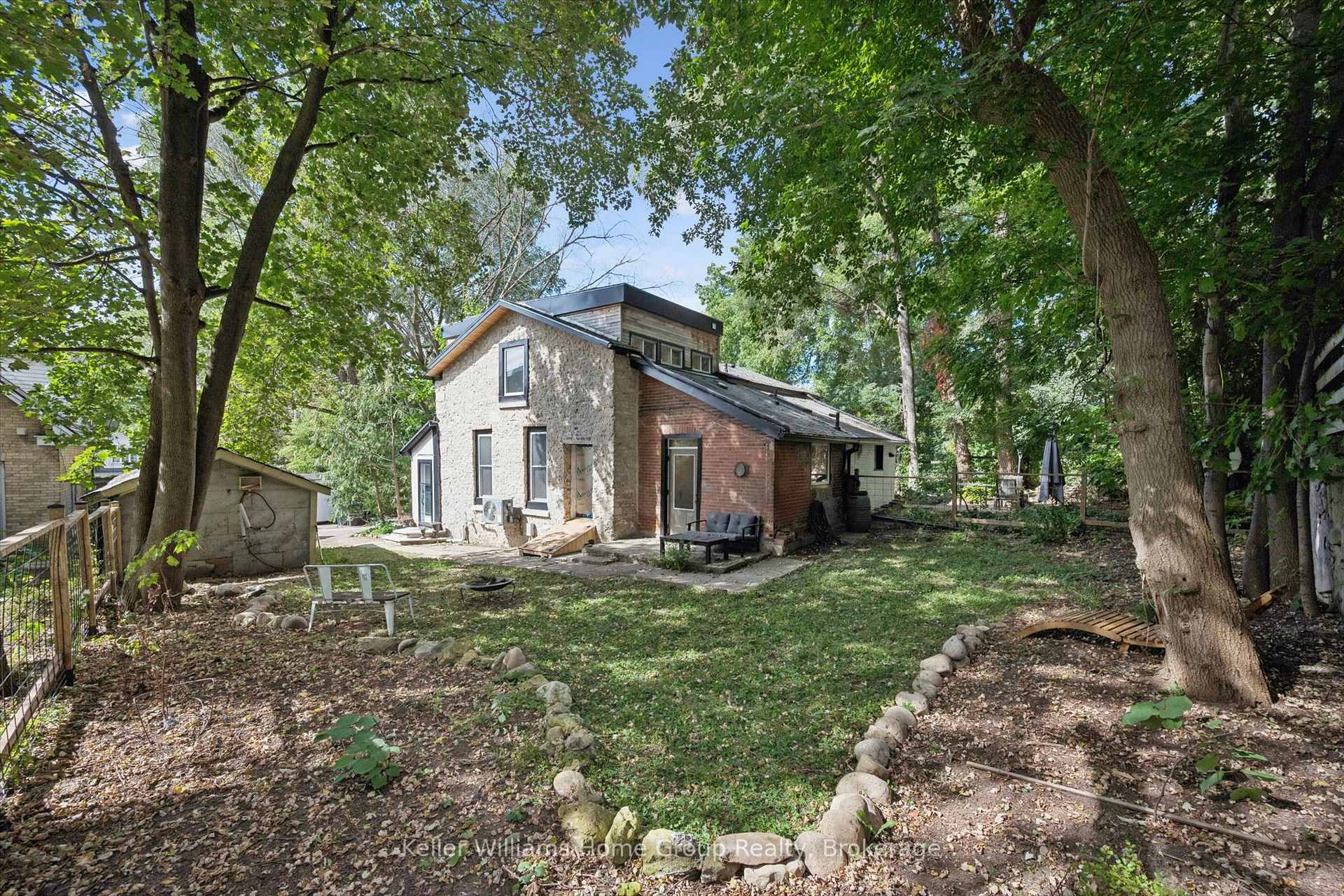 Photo 31 of 37 Arthur Street N, Guelph, St. George's — HOMEH