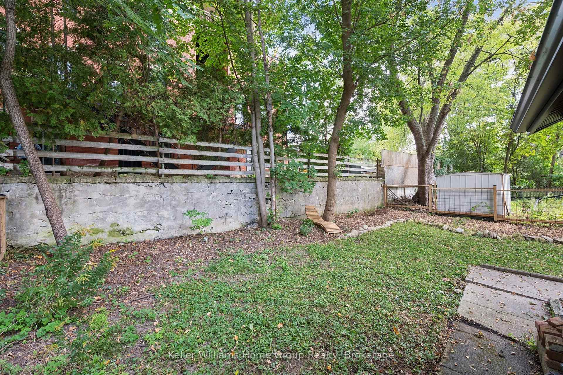 Photo 33 of 37 Arthur Street N, Guelph, St. George's — HOMEH