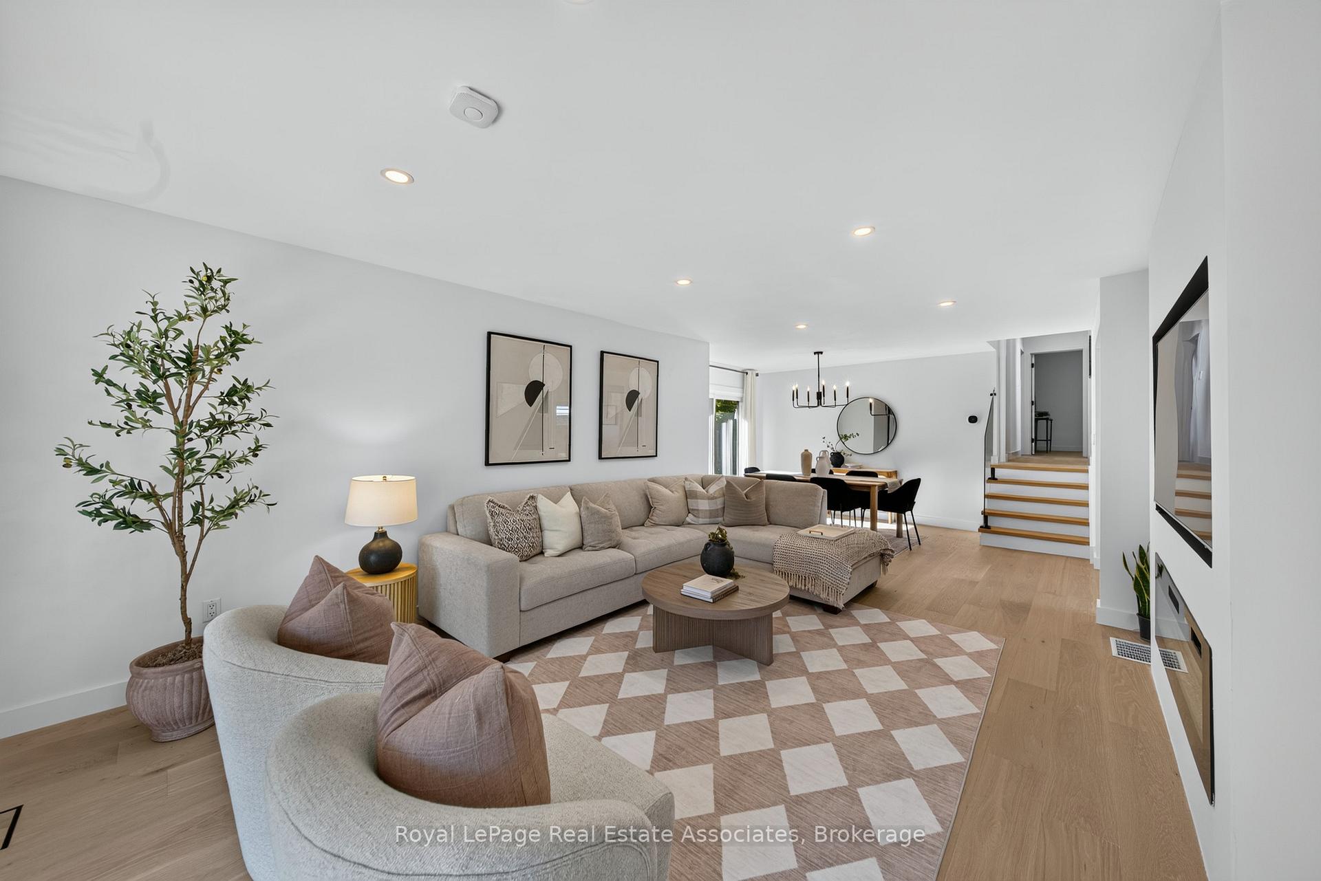 Photo 3 of 2141 Herridge Drive, Mississauga, Sheridan — HOMEH