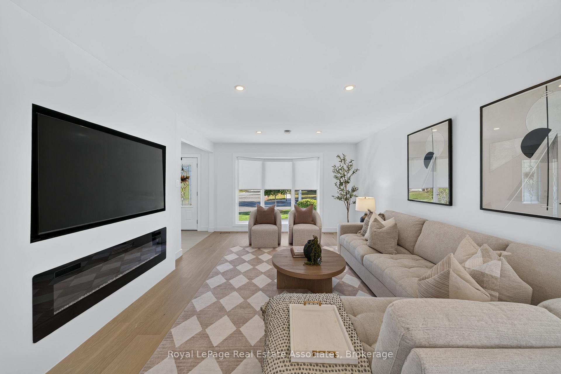 Photo 5 of 2141 Herridge Drive, Mississauga, Sheridan — HOMEH