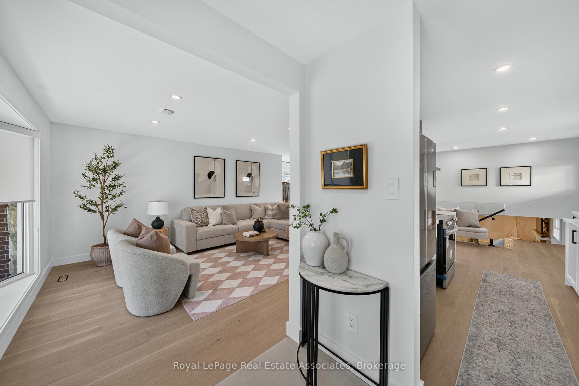 Photo 9 of 2141 Herridge Drive, Mississauga, Sheridan — HOMEH