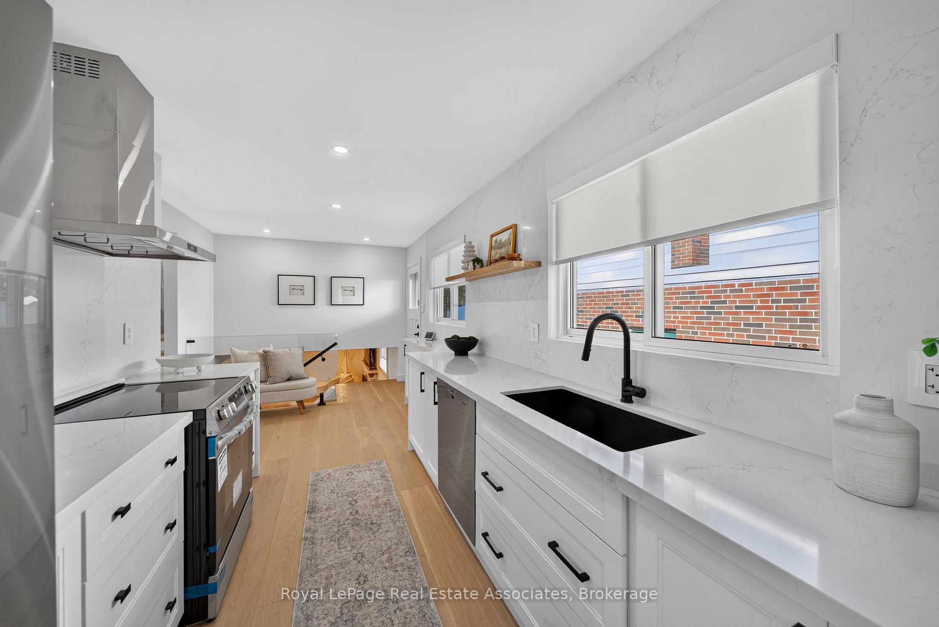 Photo 15 of 2141 Herridge Drive, Mississauga, Sheridan — HOMEH