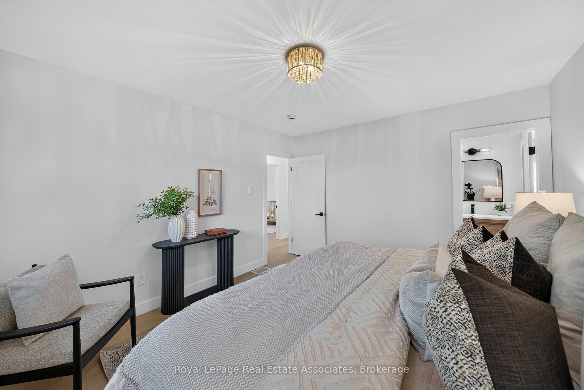 Photo 18 of 2141 Herridge Drive, Mississauga, Sheridan — HOMEH