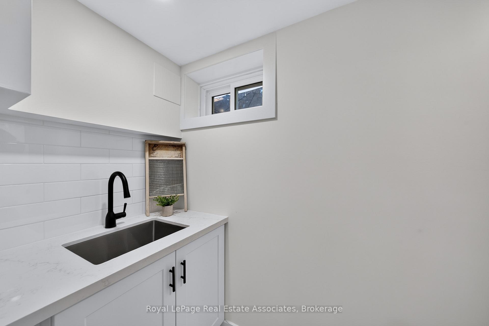Photo 33 of 2141 Herridge Drive, Mississauga, Sheridan — HOMEH