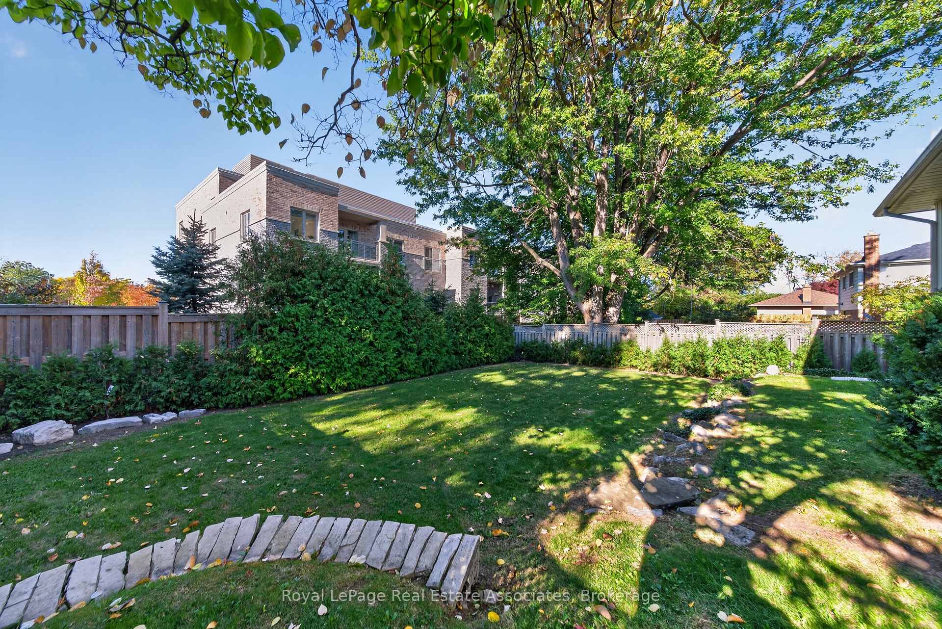 Photo 37 of 2141 Herridge Drive, Mississauga, Sheridan — HOMEH