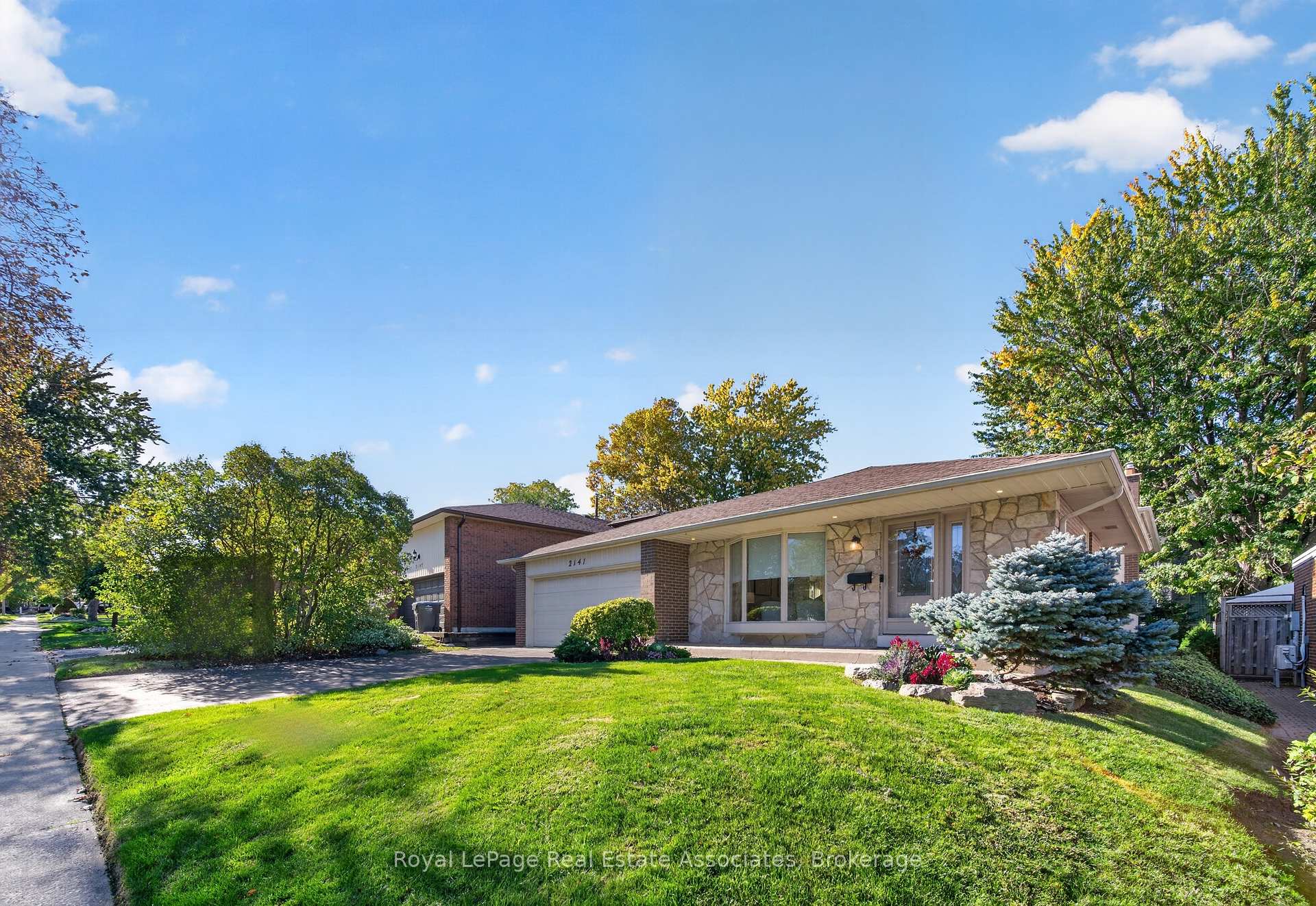 Photo 42 of 2141 Herridge Drive, Mississauga, Sheridan — HOMEH