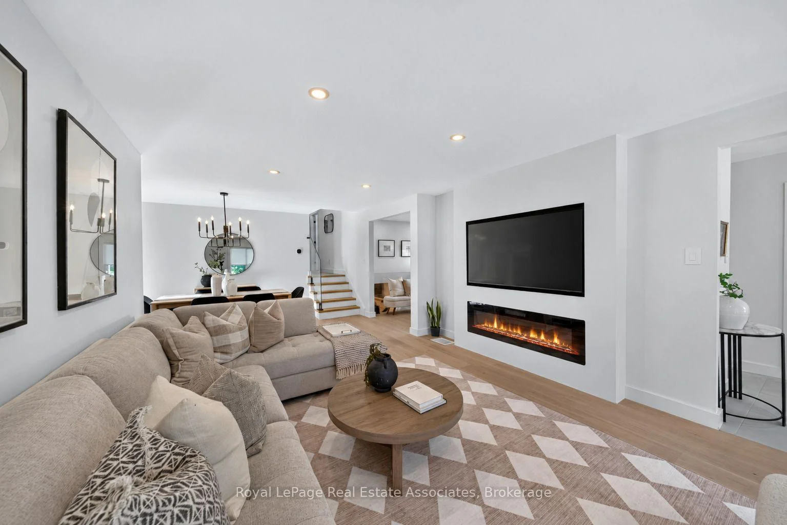 Photo 8 of 2141 Herridge Drive, Mississauga, Sheridan — HOMEH