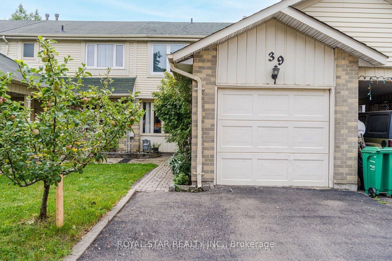 Photo 1 of 39 Courtleigh Square, Brampton, Heart Lake East — HOMEH