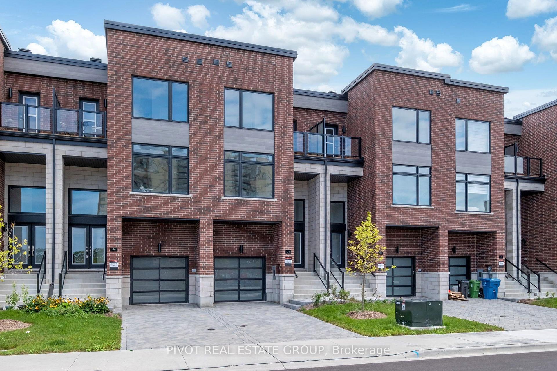 Photo 3 of 136 Danielle Moore Circle, Scarborough, Bendale — HOMEH