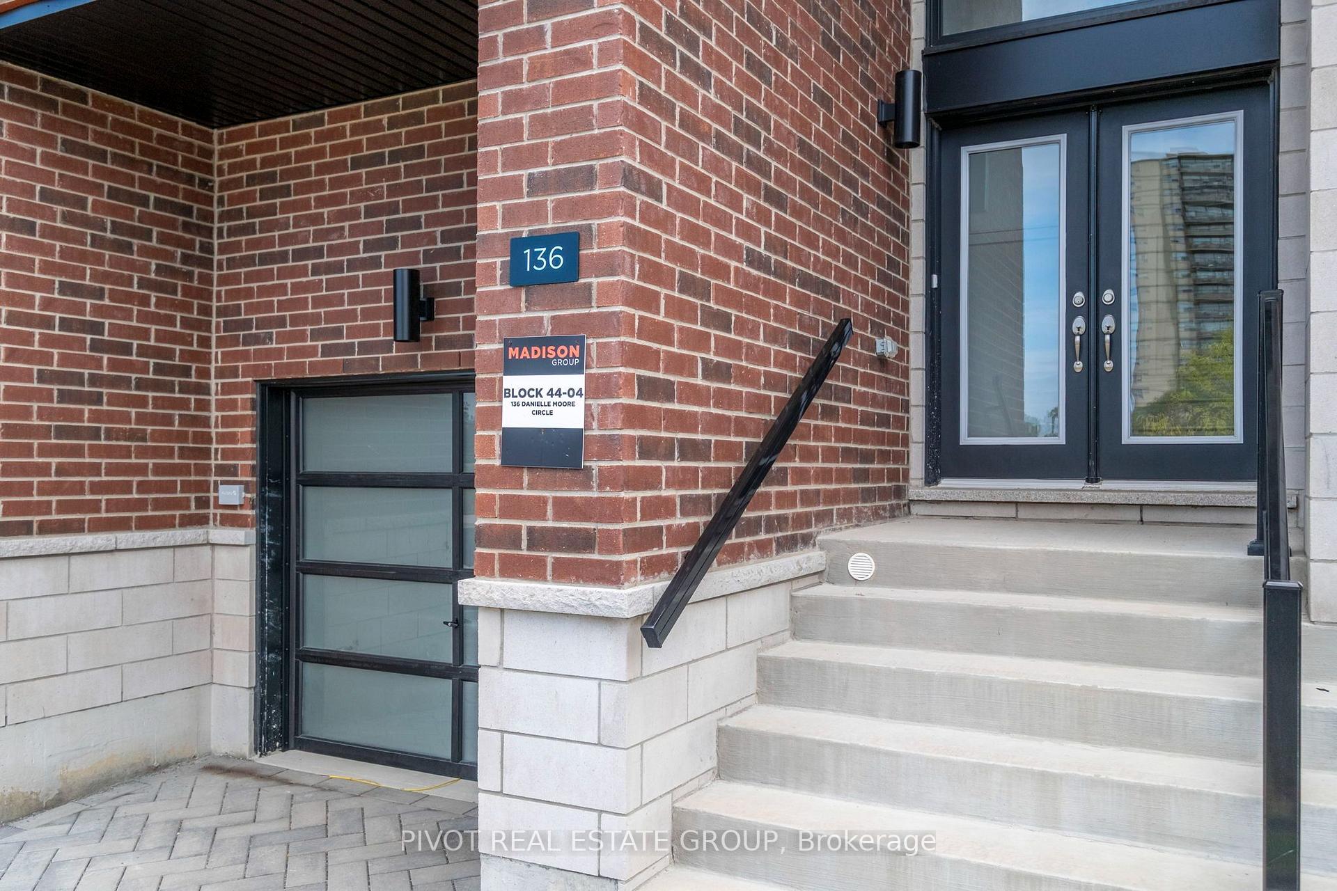 Photo 4 of 136 Danielle Moore Circle, Scarborough, Bendale — HOMEH