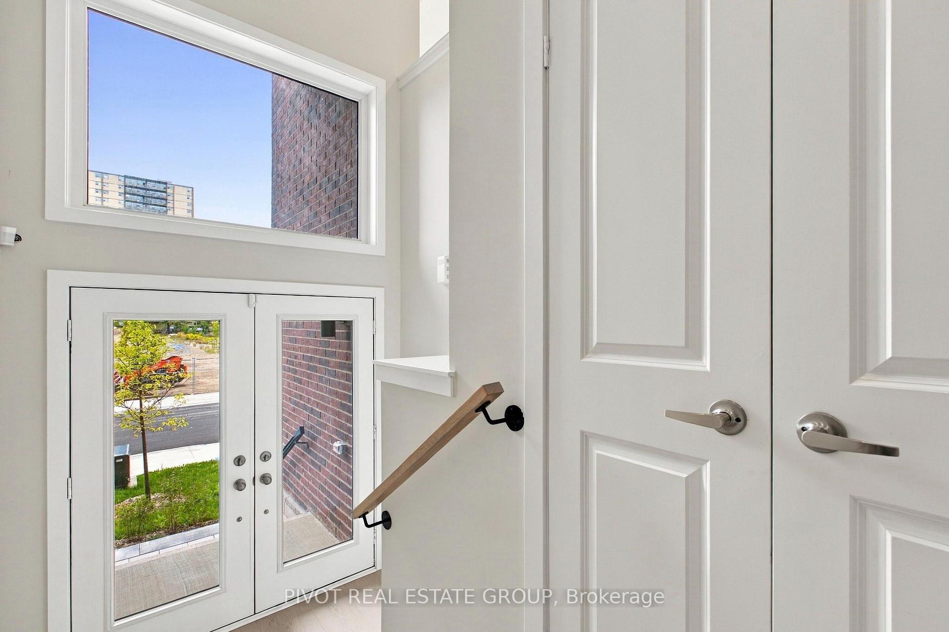 Photo 5 of 136 Danielle Moore Circle, Scarborough, Bendale — HOMEH