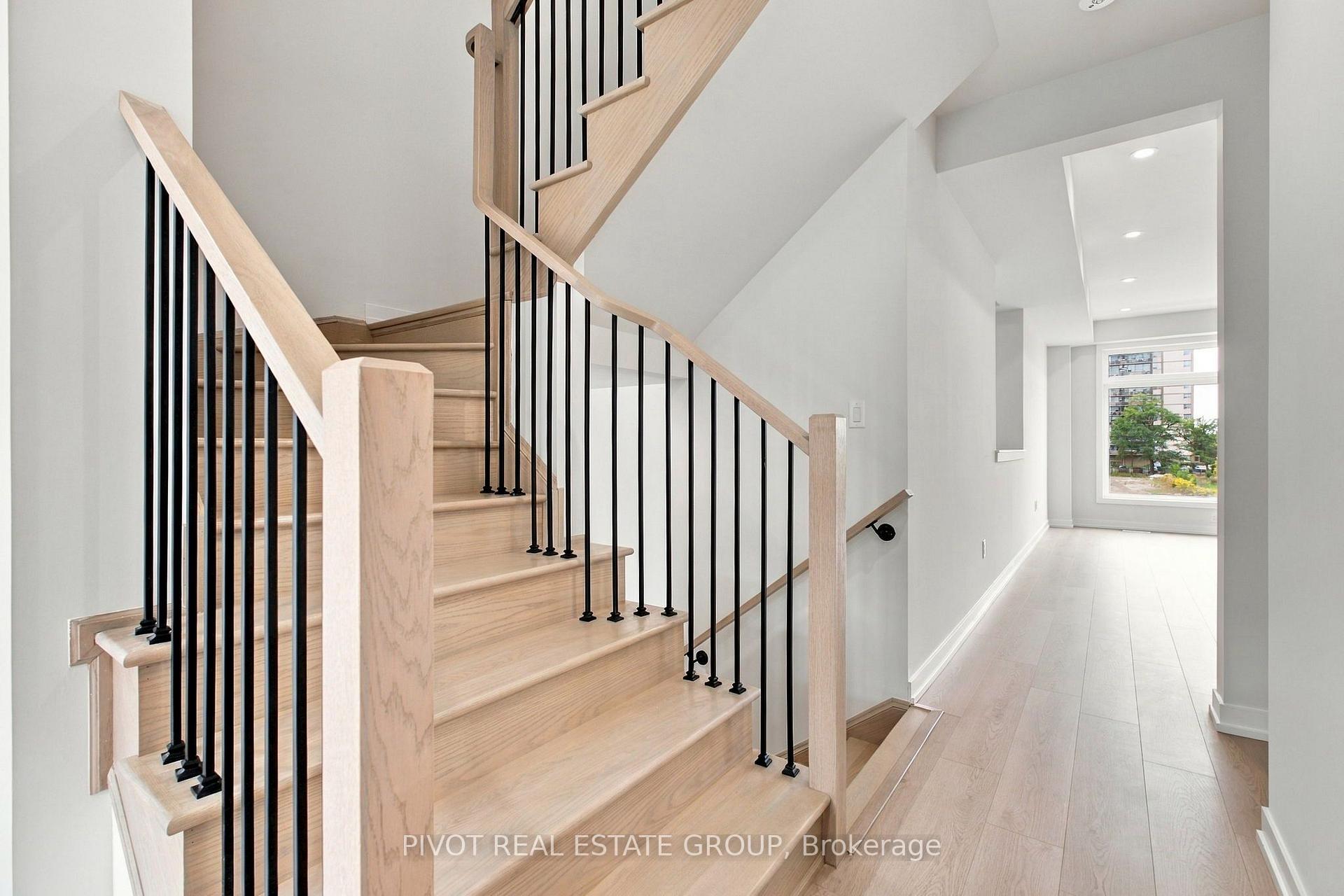 Photo 10 of 136 Danielle Moore Circle, Scarborough, Bendale — HOMEH