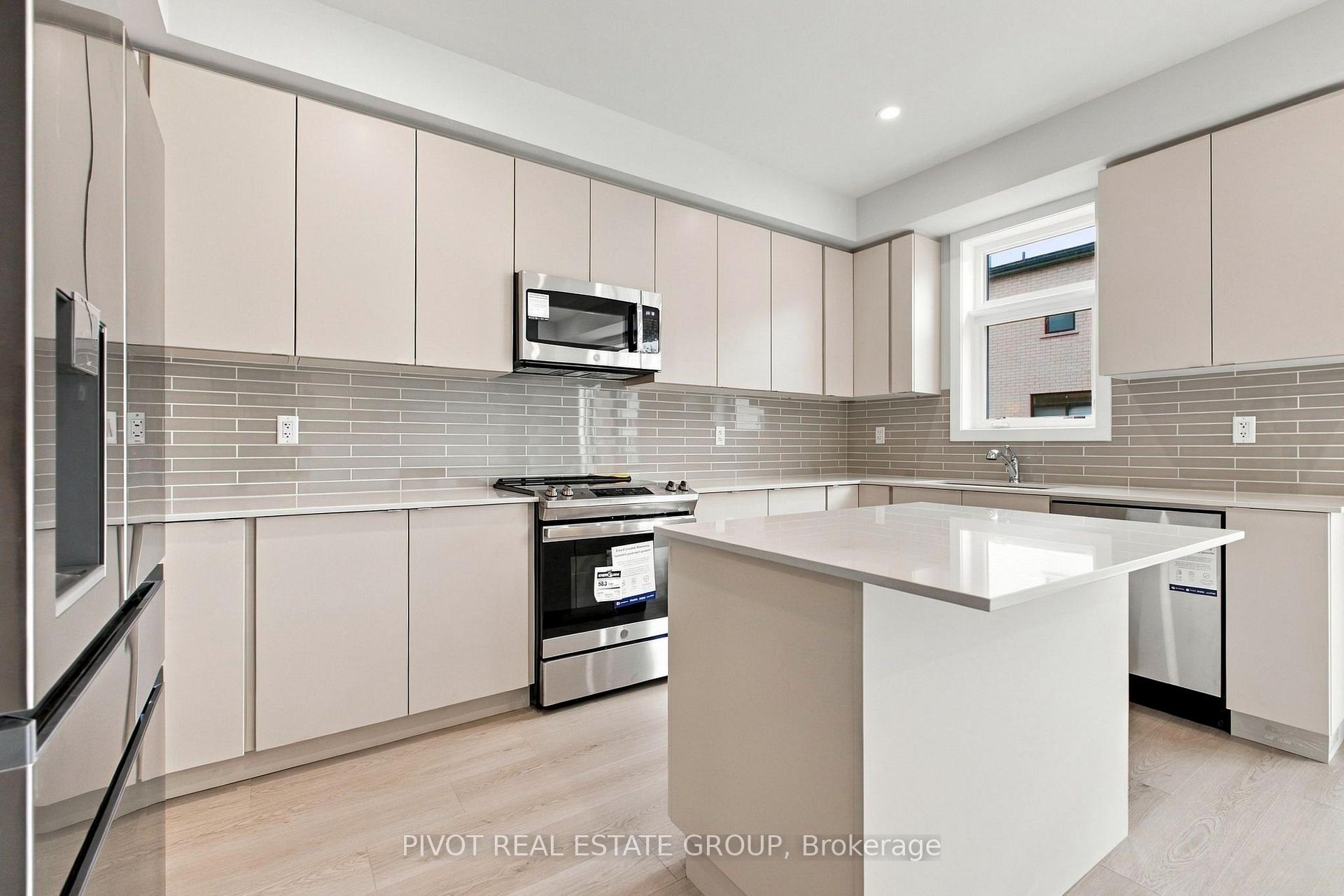 Photo 15 of 136 Danielle Moore Circle, Scarborough, Bendale — HOMEH
