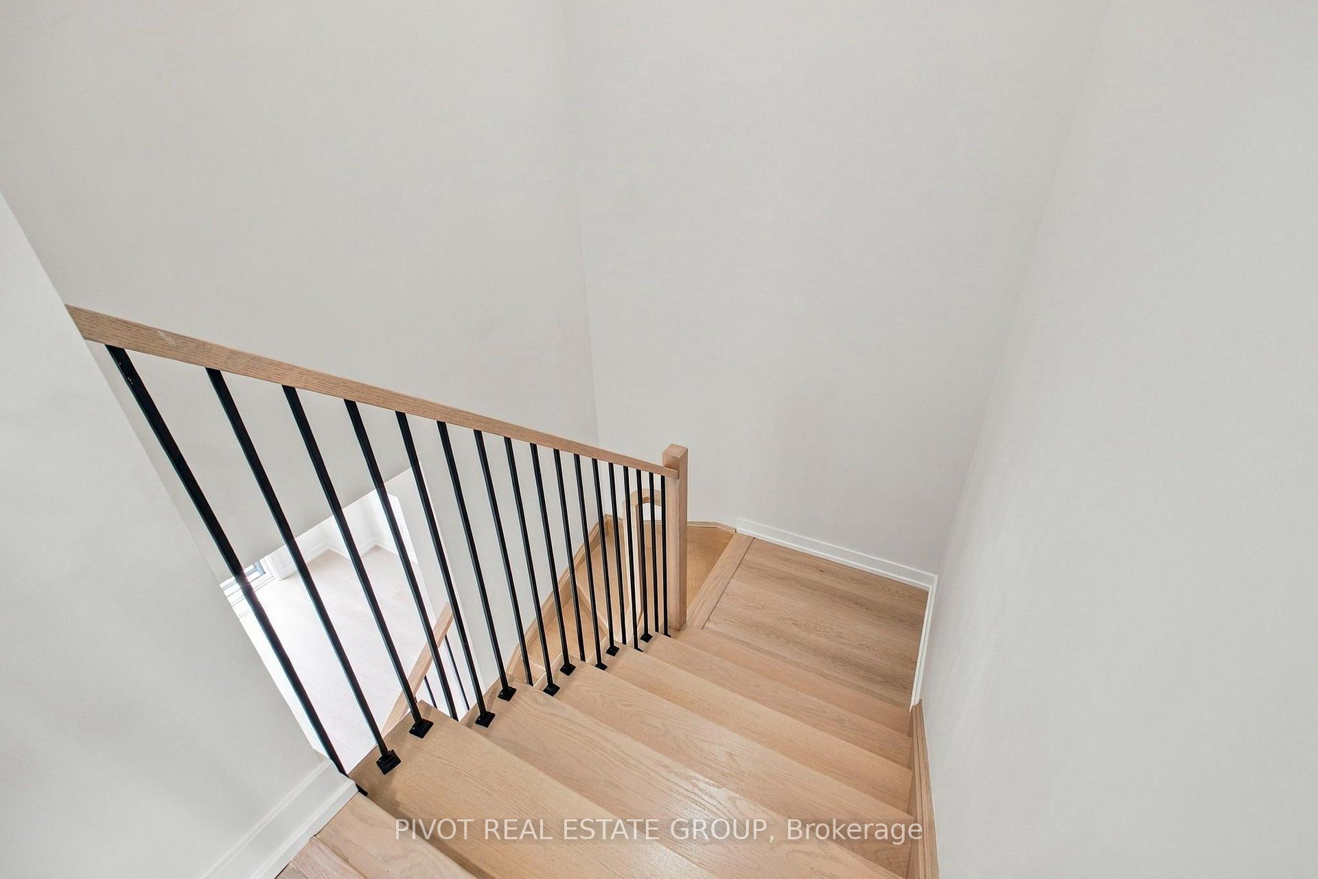 Photo 19 of 136 Danielle Moore Circle, Scarborough, Bendale — HOMEH