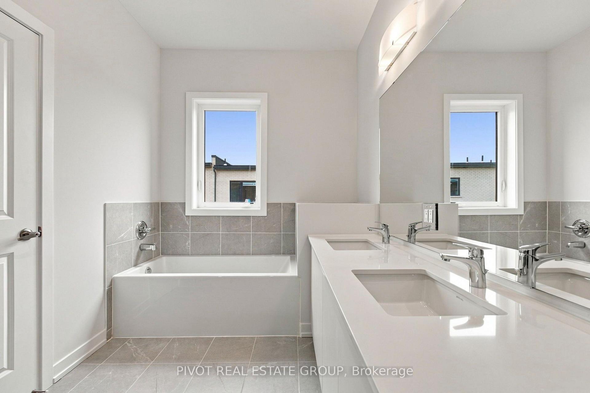 Photo 25 of 136 Danielle Moore Circle, Scarborough, Bendale — HOMEH