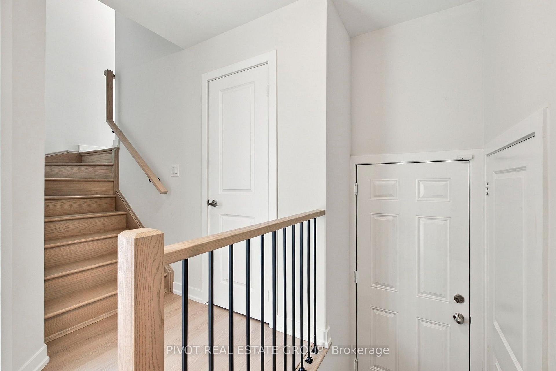 Photo 33 of 136 Danielle Moore Circle, Scarborough, Bendale — HOMEH